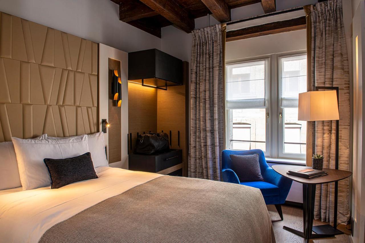 Hotel Les Armures Geneva Exterior photo Deluxe room